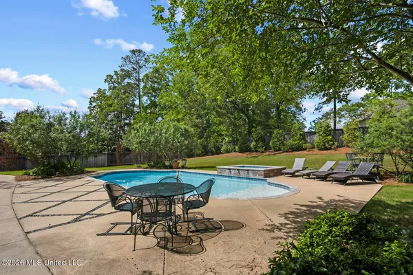 $1,197,000 | 260 Hidden Oaks Drive, Ridgeland, MS 39157