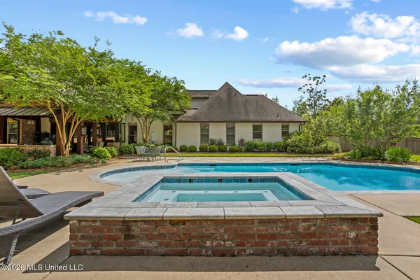 $1,197,000 | 260 Hidden Oaks Drive, Ridgeland, MS 39157