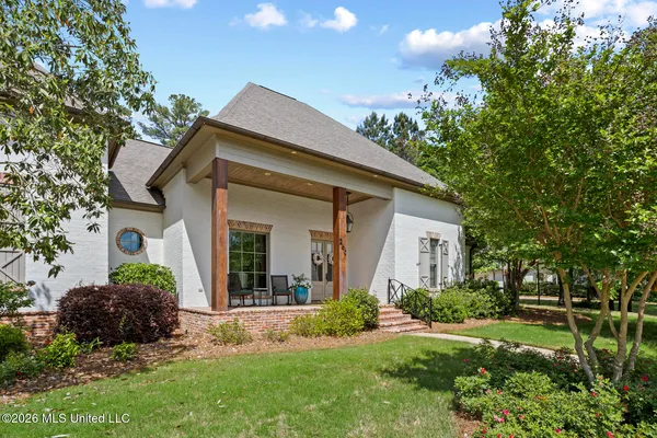 $1,197,000 | 260 Hidden Oaks Drive, Ridgeland, MS 39157