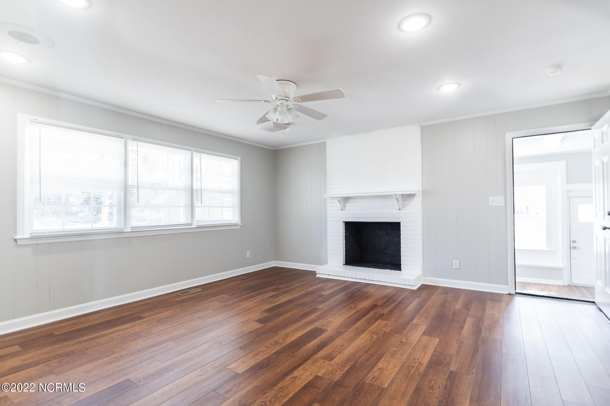466 Happy Valley Road Elizabethtown, NC 28337 - Photo 18 of 30 Den