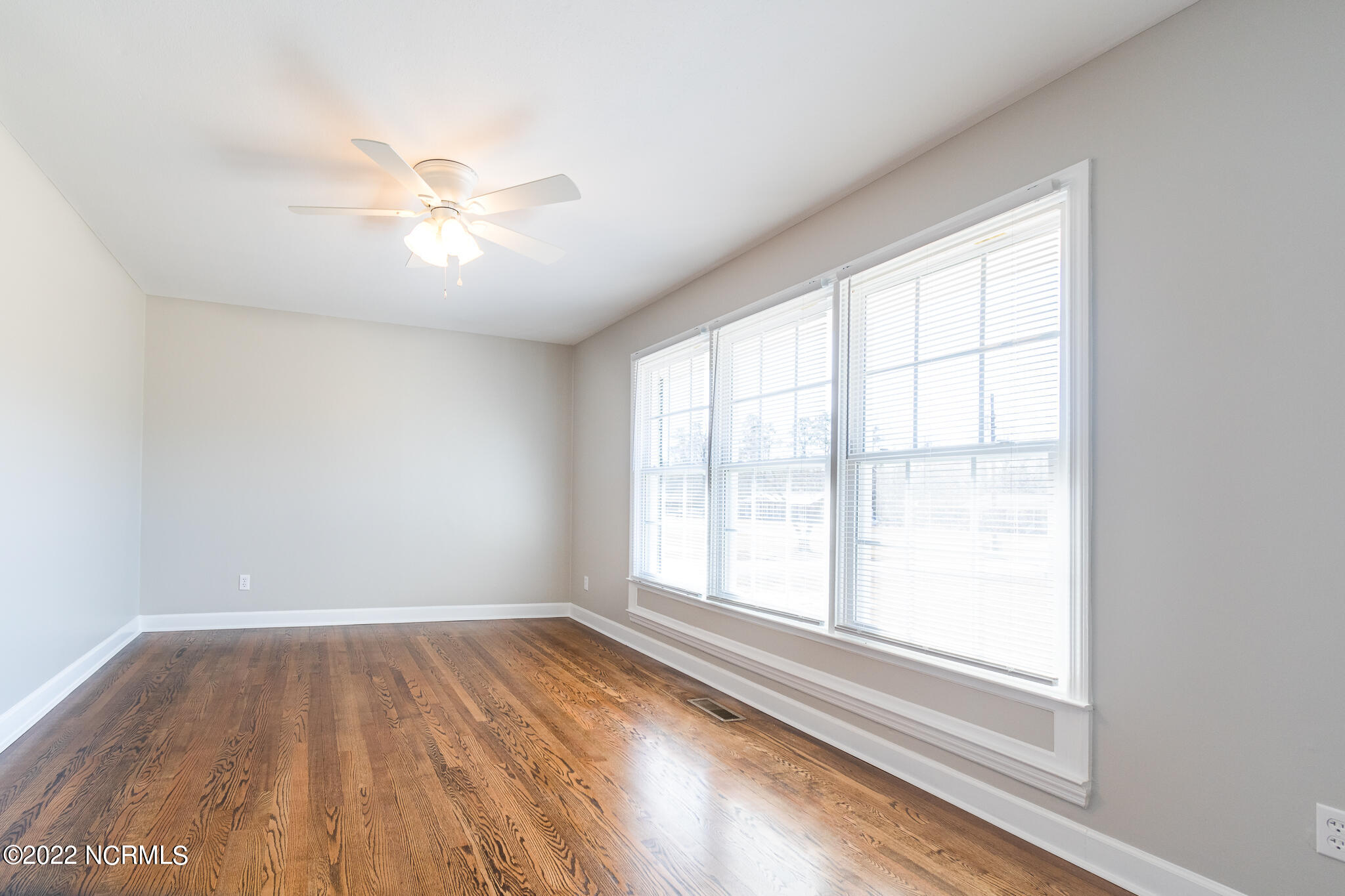 466 Happy Valley Road Elizabethtown, NC 28337 - Photo 23 of 30 Living