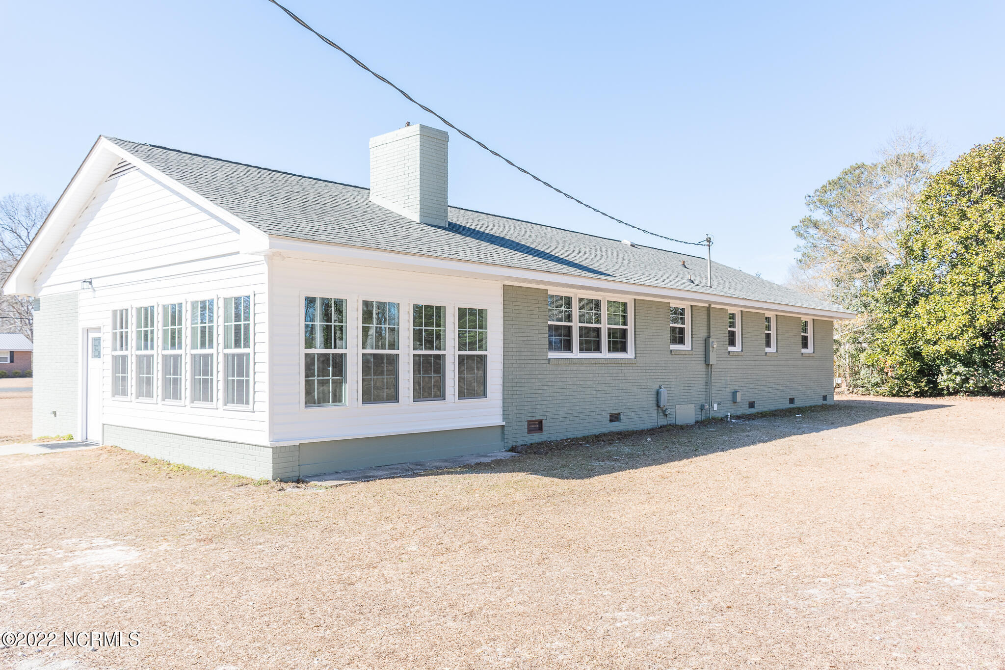 466 Happy Valley Road Elizabethtown, NC 28337 - Photo 4 of 30 Enclosed carport