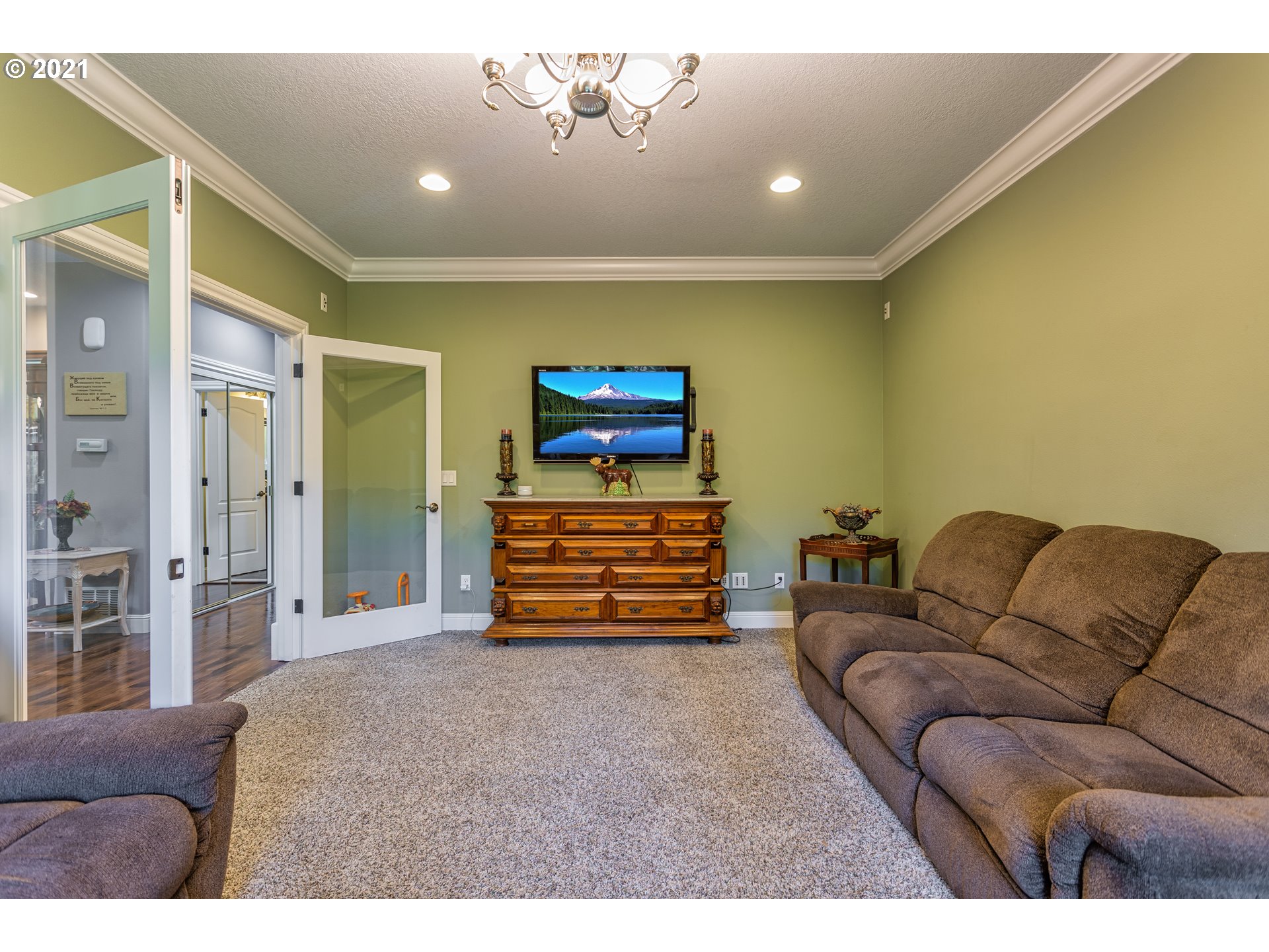 15383 South Graves Road Mulino, OR 97042 - Photo 6 of 32 Living Room