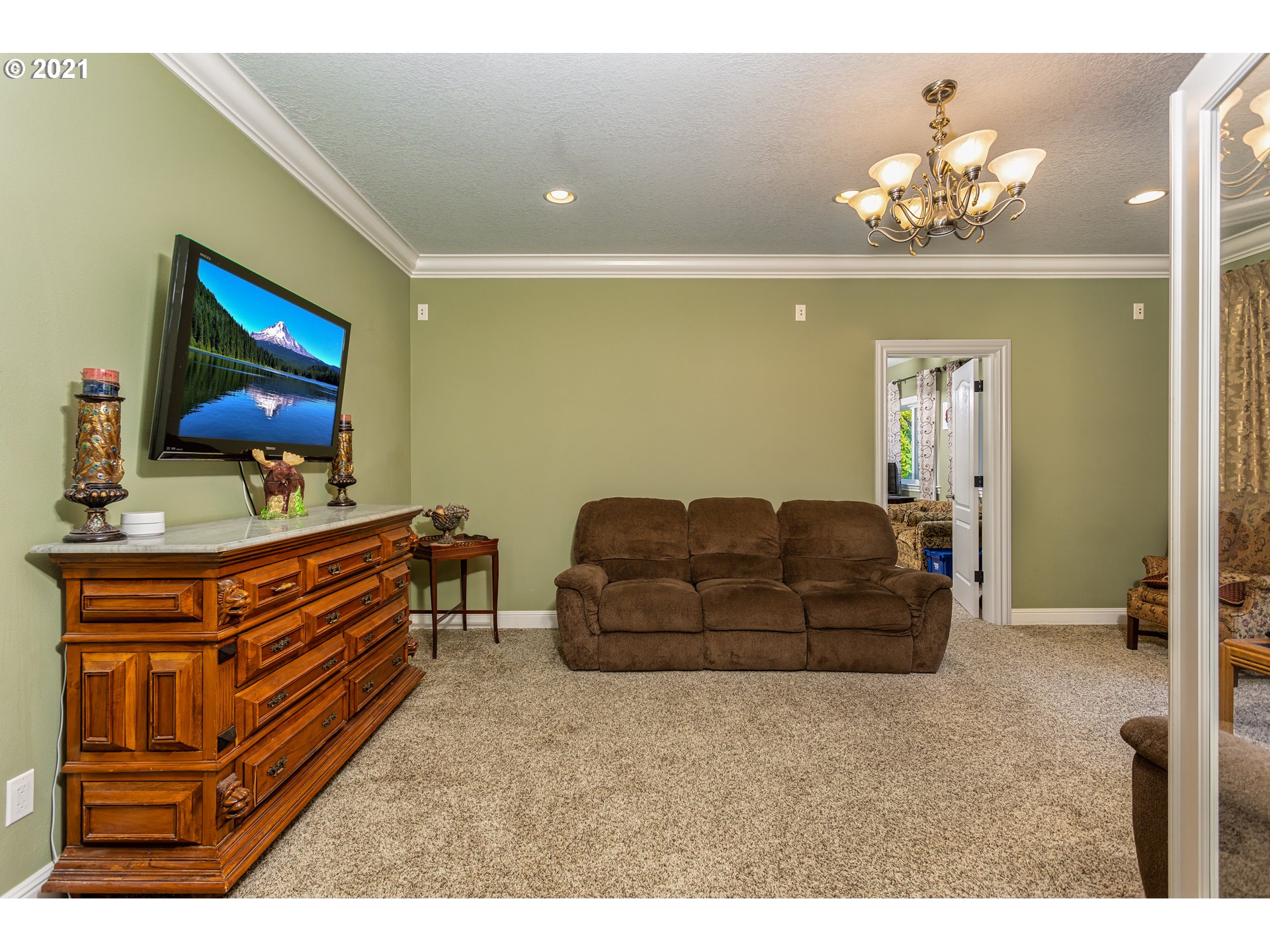 15383 South Graves Road Mulino, OR 97042 - Photo 7 of 32 Living Room