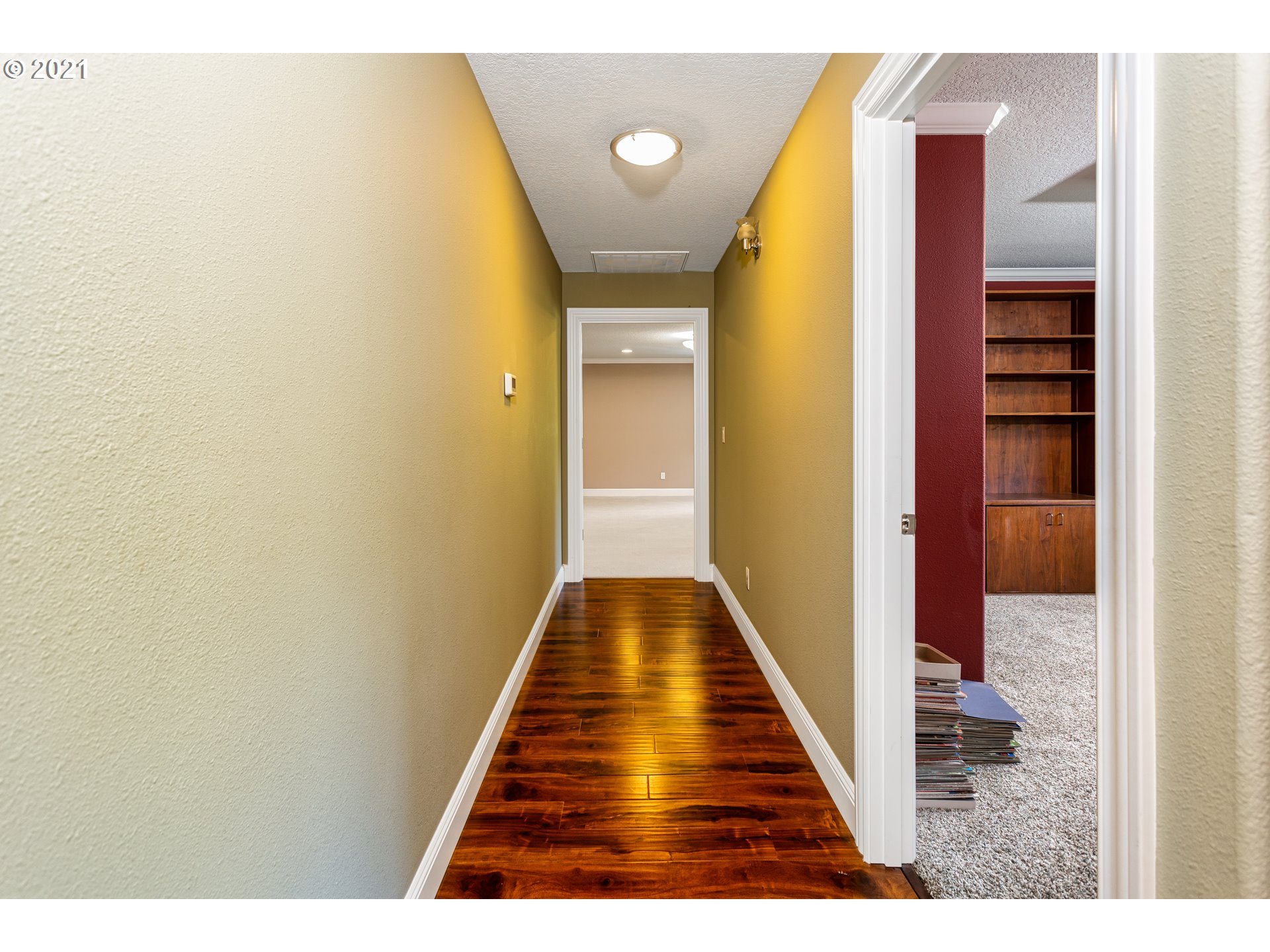 15383 South Graves Road Mulino, OR 97042 - Photo 8 of 32 Hallway