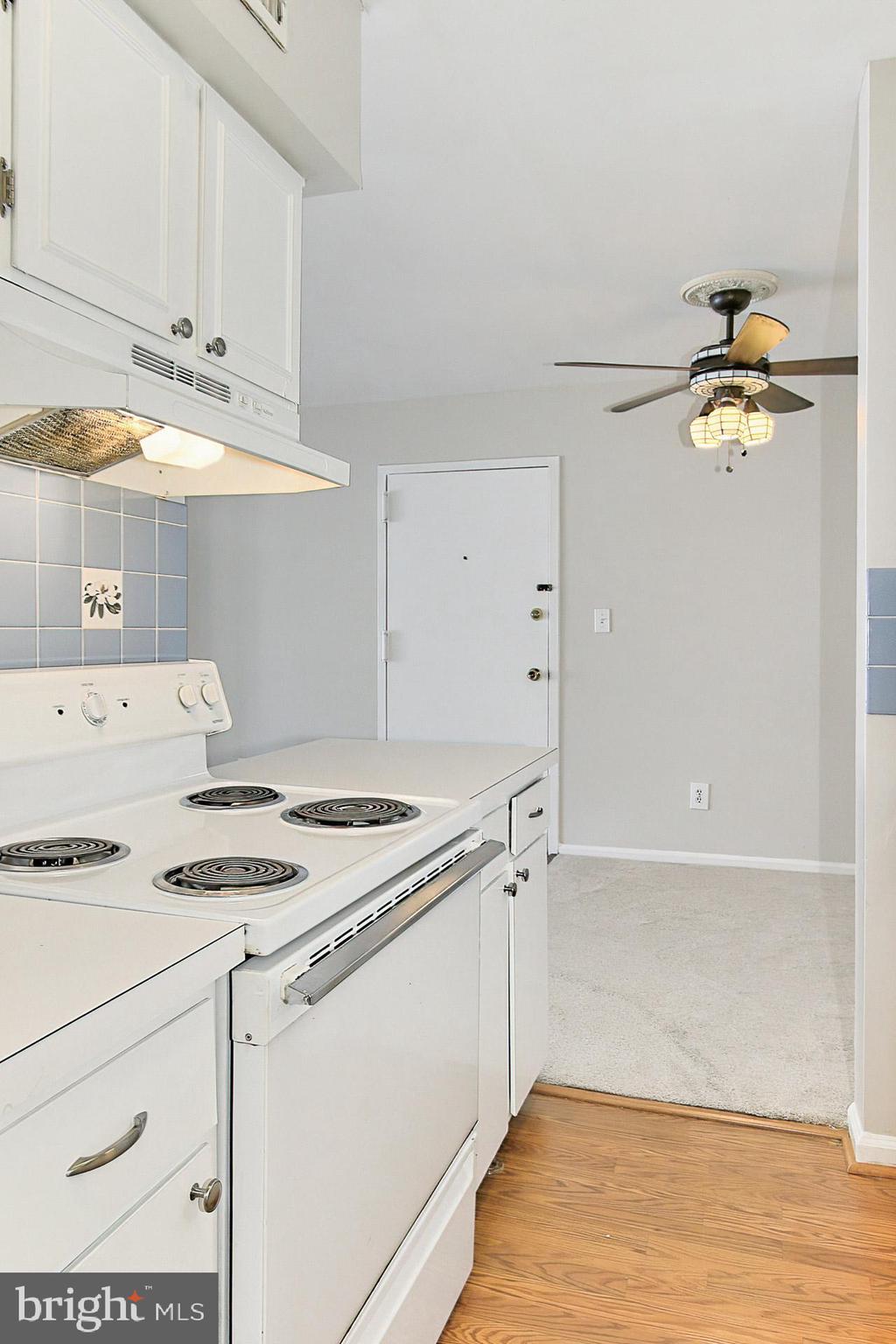 5905 F Kingsford Road, Unit 389 Springfield, VA 22152 - Photo 23 of 58 kitchen