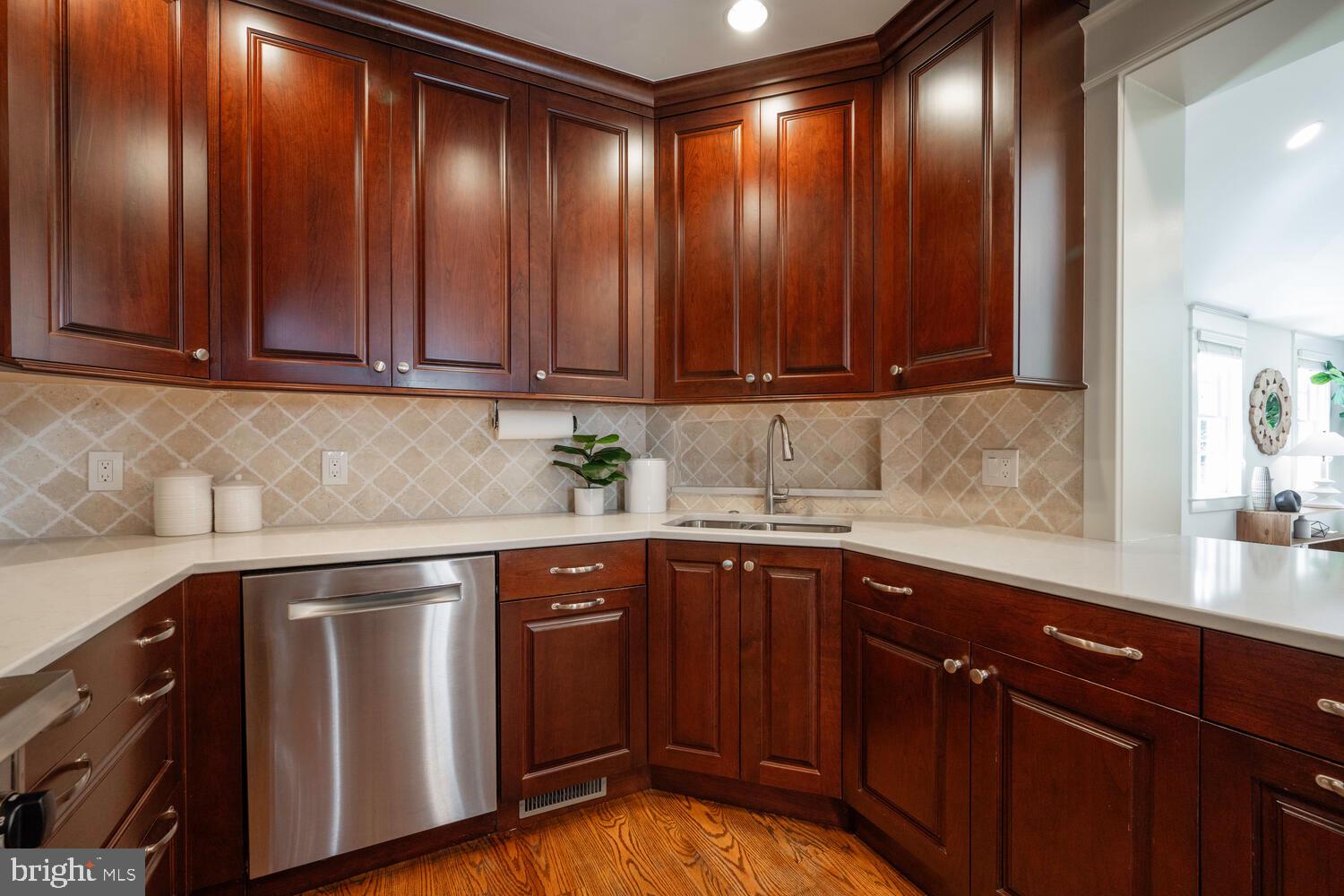 5804 Cedar Parkway Chevy Chase, MD 20815 - Photo 24 of 95