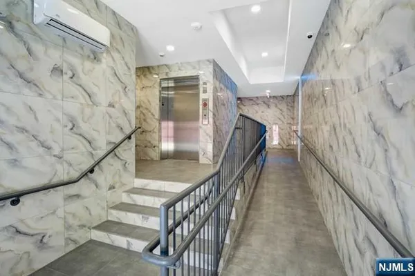 $2,500 | 545 39th Street, Unit 406, Union City, NJ 07087