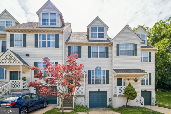 $2,800 | 321 Sage Lane, Philadelphia, PA 19128