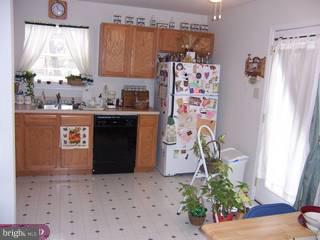 4930 Green Tree Road Reading, PA 19606 - Photo 4 of 5 Gallery Image 4