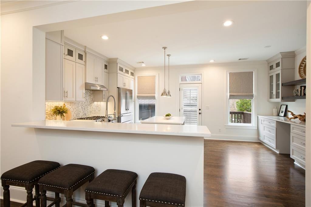 545 Canton Walk Roswell, GA 30075 - Photo 17 of 58