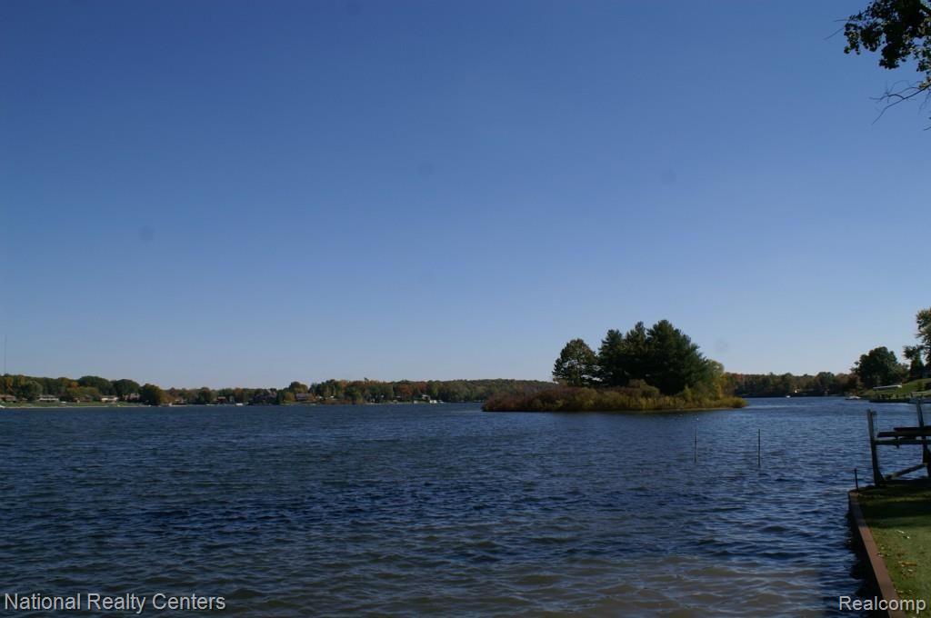 9225 Ridge Road Goodrich, MI 48438 - Photo 16 of 43 2014-10-11 16.57