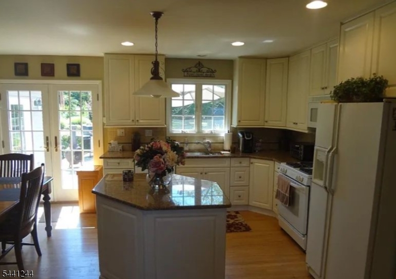 246 Fresh Ponds Road Monroe Township, NJ 08831 - Photo 24 of 37 Gallery Image 24