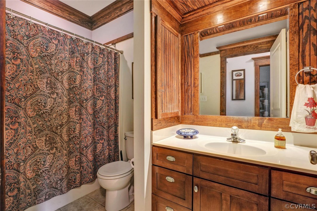 2550 Pony Farm Road Maidens, VA 23102 - Photo 24 of 39 1st Floor Full Hall Bath