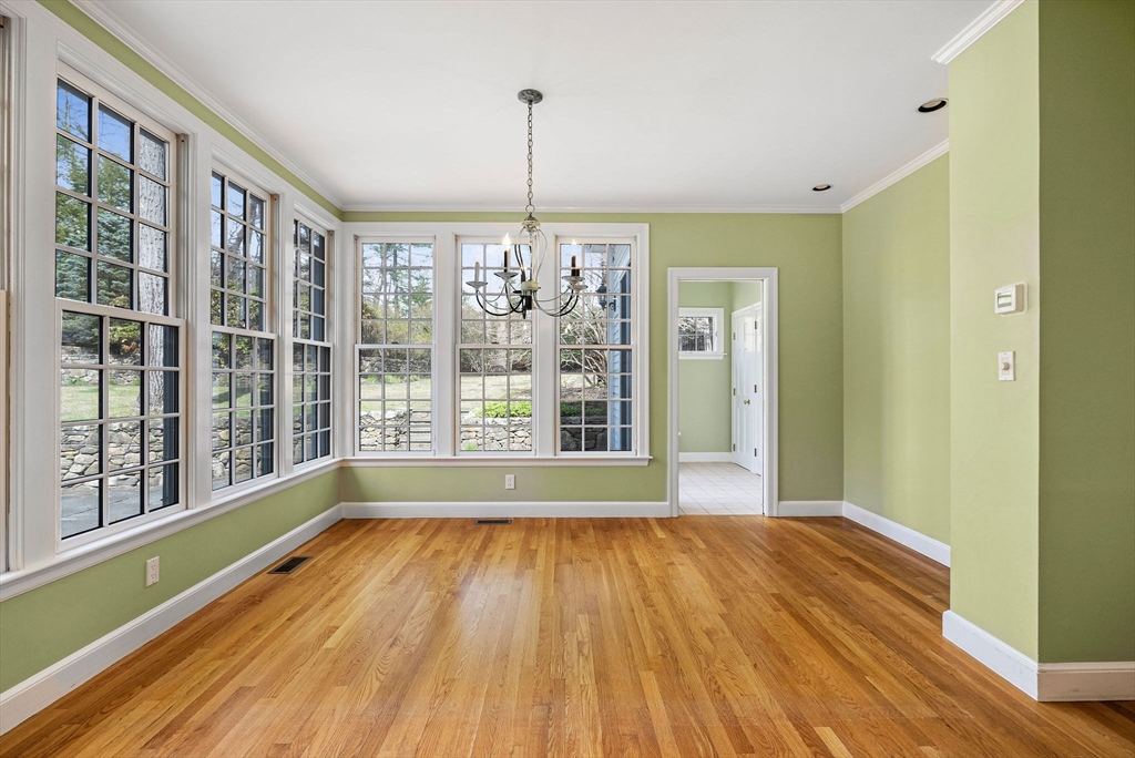 11 Wachusett Road Wellesley, MA 02481 - Photo 12 of 37