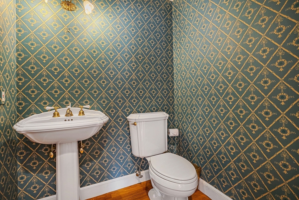 11 Wachusett Road Wellesley, MA 02481 - Photo 17 of 37