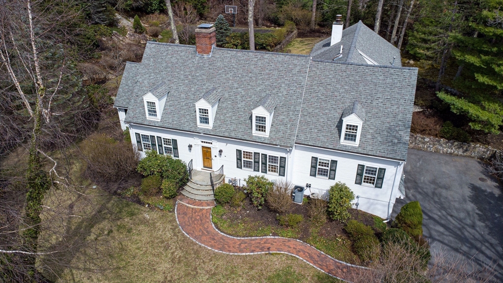 11 Wachusett Road Wellesley, MA 02481 - Photo 2 of 37