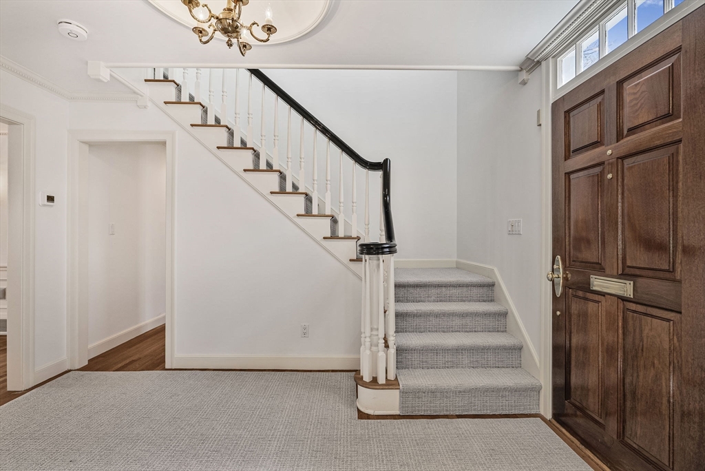 11 Wachusett Road Wellesley, MA 02481 - Photo 3 of 37