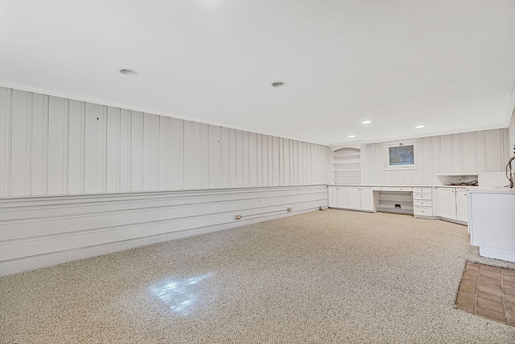 11 Wachusett Road Wellesley, MA 02481 - Photo 33 of 37