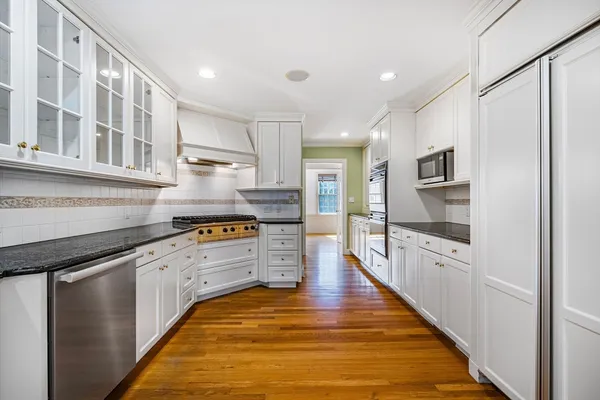 $12,500 | 11 Wachusett Road, Wellesley, MA 02481