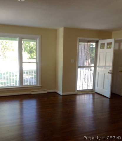 1484 Laurens Road Gloucester Point, VA 23062 - Photo 4 of 36