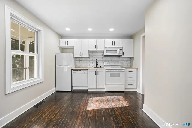 $4,000 | 2 Sherman Avenue, Unit COTTAGE, Greenwich, CT 06830