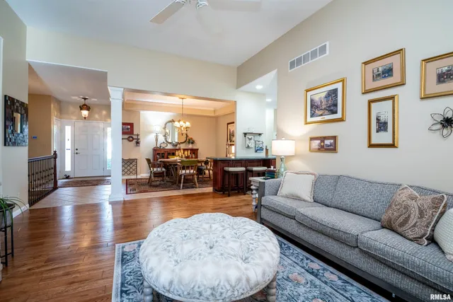 $297,500 | 403 Prairie Springs Drive, Chillicothe, IL 61523