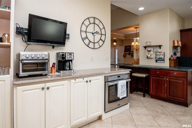 $297,500 | 403 Prairie Springs Drive, Chillicothe, IL 61523