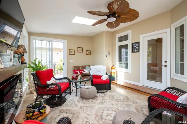 $297,500 | 403 Prairie Springs Drive, Chillicothe, IL 61523