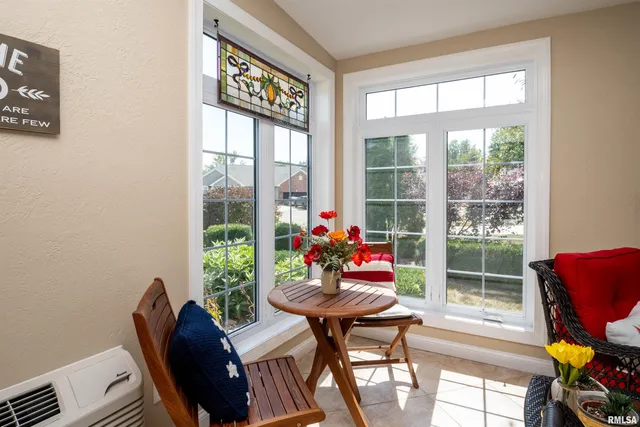 $297,500 | 403 Prairie Springs Drive, Chillicothe, IL 61523