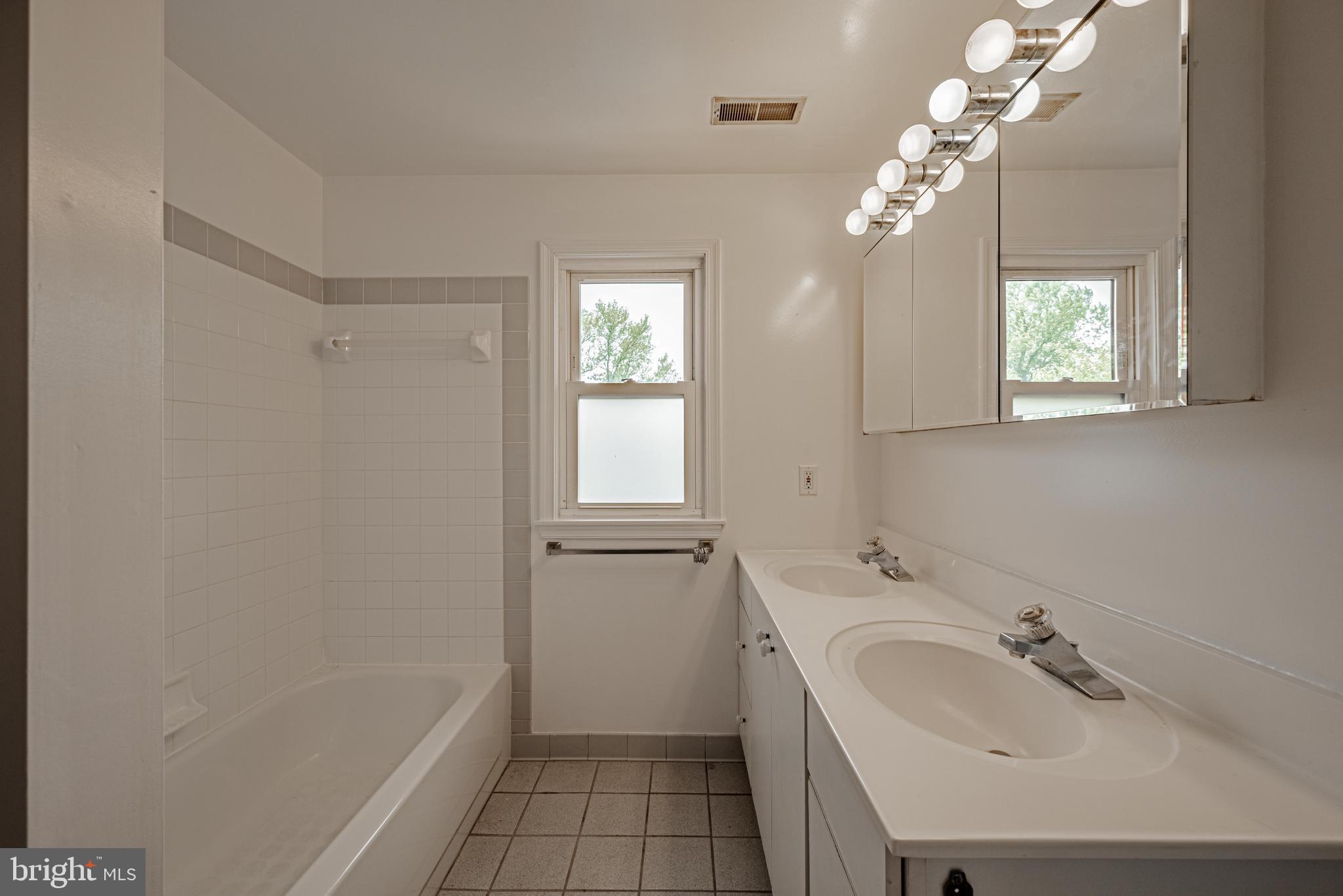 1509 Moffet Road Silver Spring, MD 20903 - Photo 27 of 44