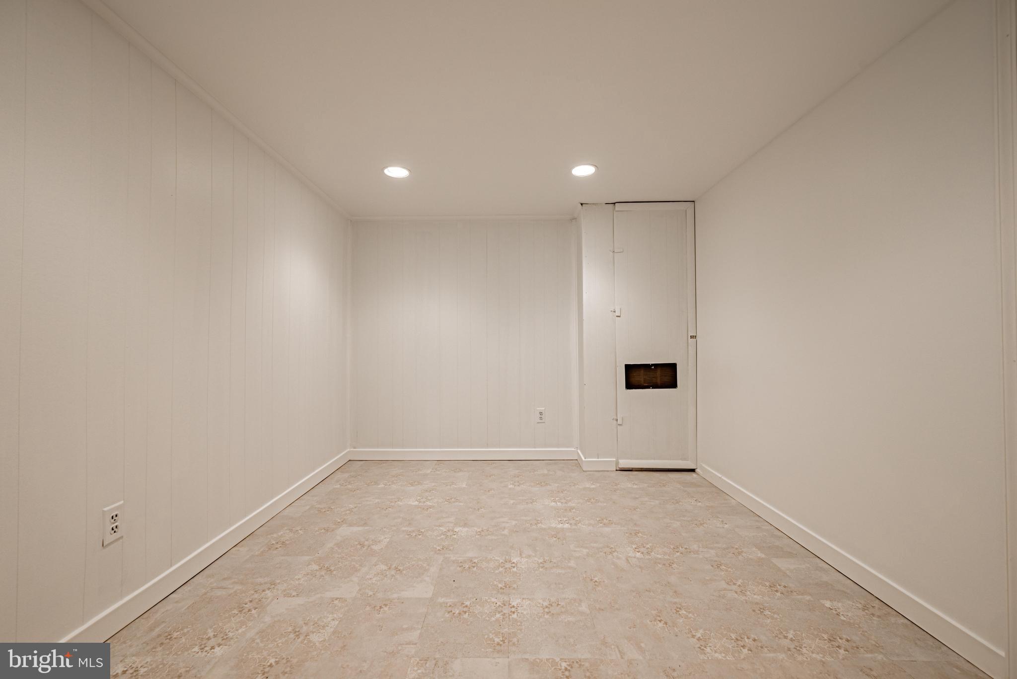 1509 Moffet Road Silver Spring, MD 20903 - Photo 34 of 44