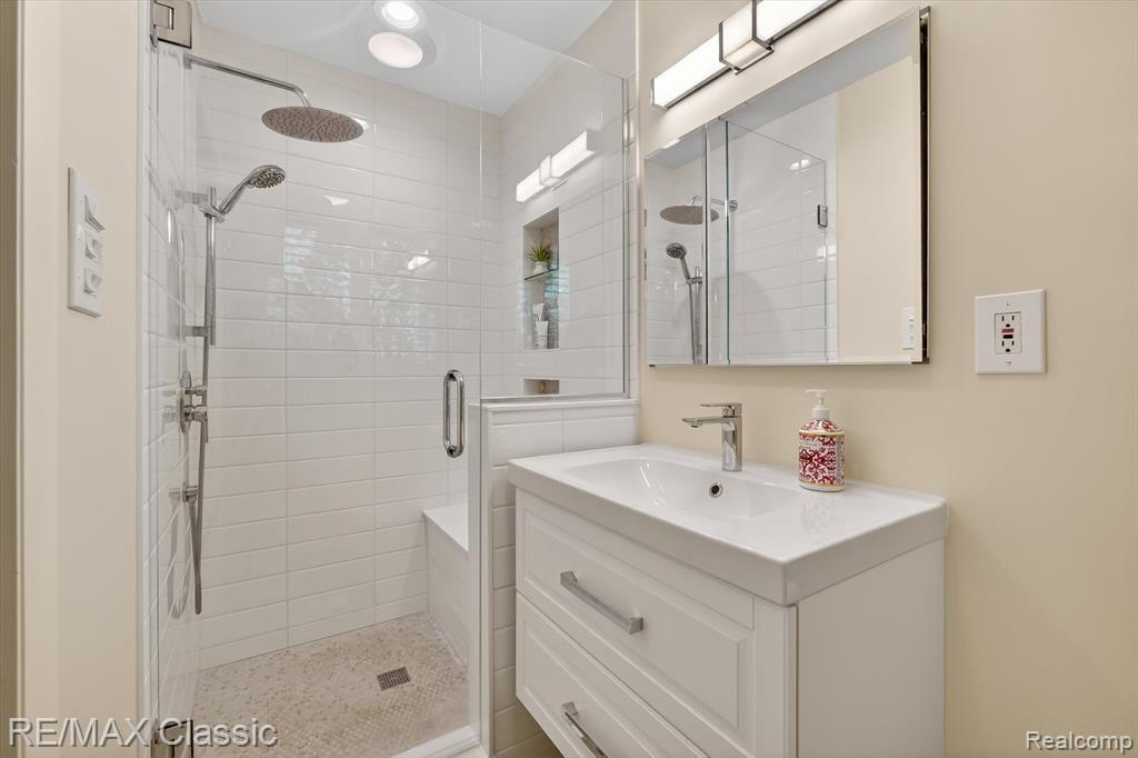 4731 Pickering Road Bloomfield Hills, MI 48301 - Photo 41 of 70 Gallery Image 41