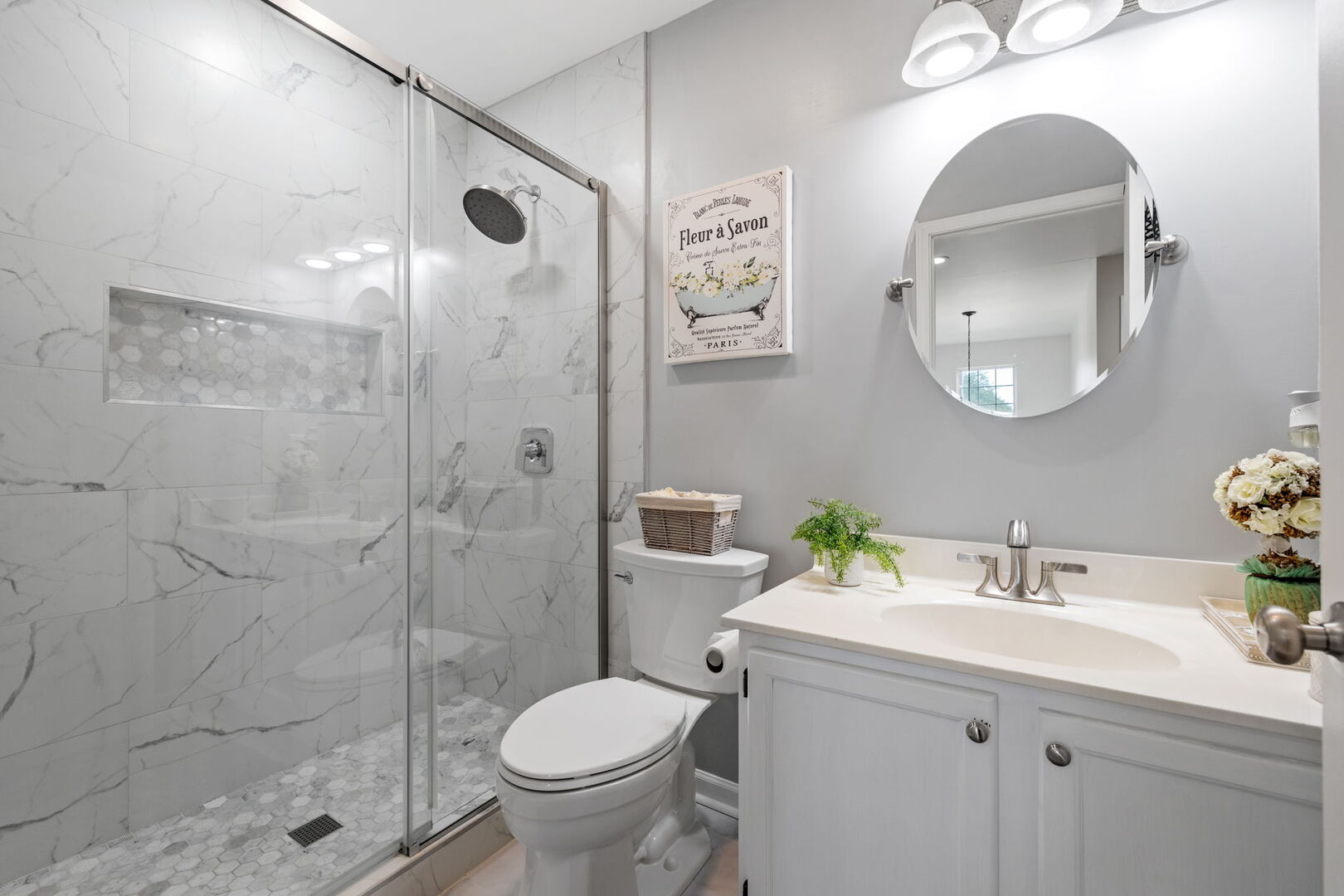2161 Hammel Lane Aurora, IL 60504 - Photo 21 of 33 a bathroom with a sink toilet and shower