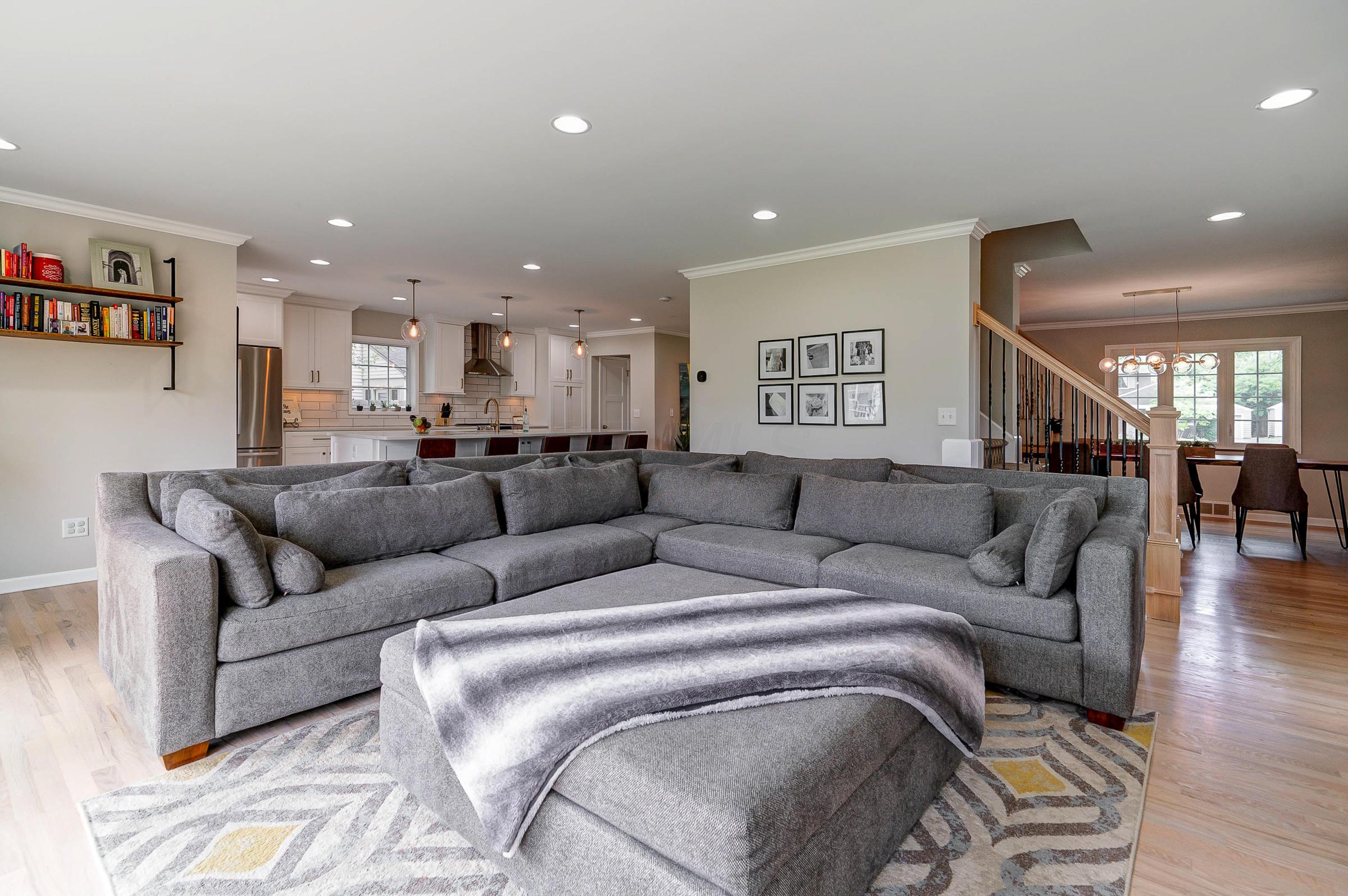 2259 Dorset Road Columbus, OH 43221 - Photo 7 of 32