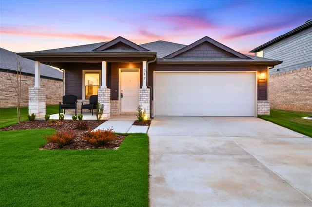 $1,799 | 206 Still Gln Drive, Terrell, TX 75160