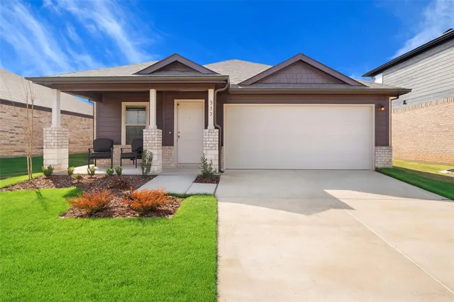 $1,799 | 206 Still Gln Drive, Terrell, TX 75160