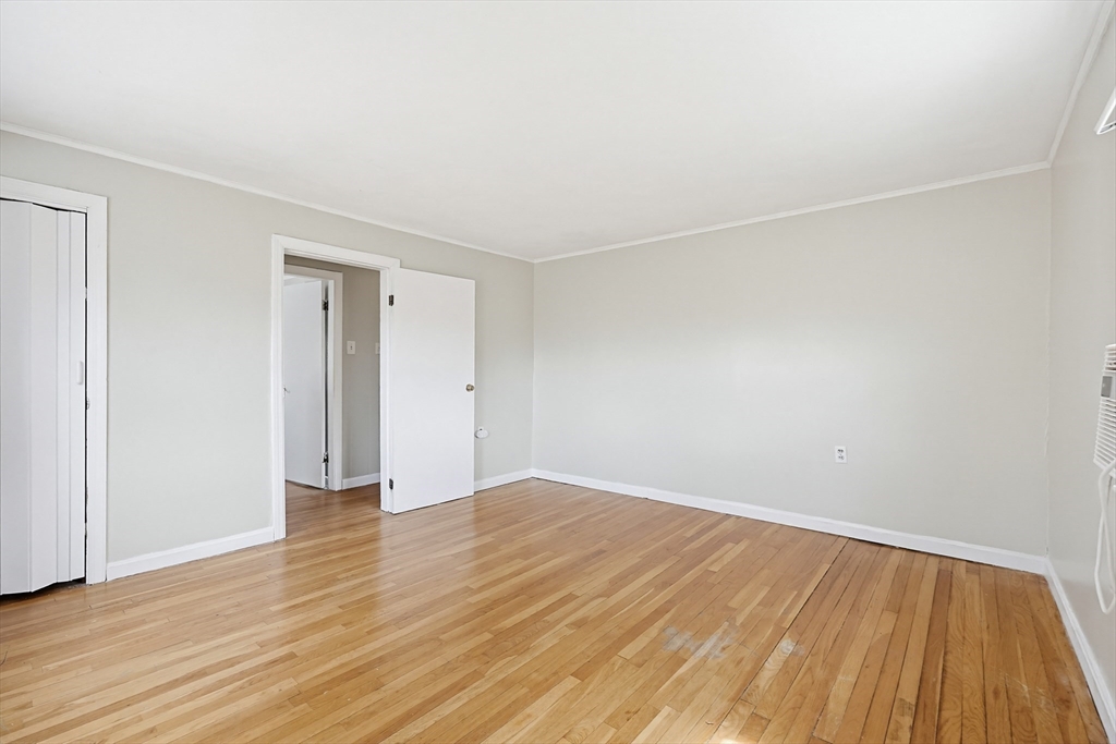61 Ruth Avenue Dracut, MA 01826 - Photo 12 of 41