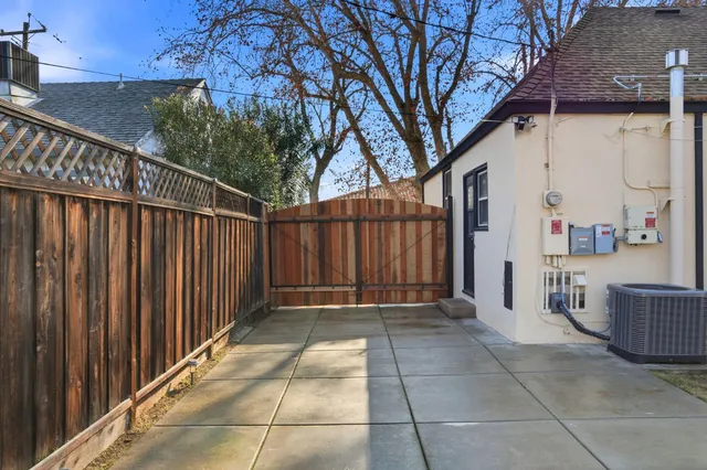 $619,999 | 125 East 12th Street, Tracy, CA 95376