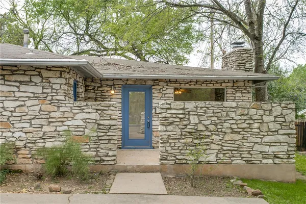 $2,595 | 2313 La Casa Drive, Unit B, Austin, TX 78704