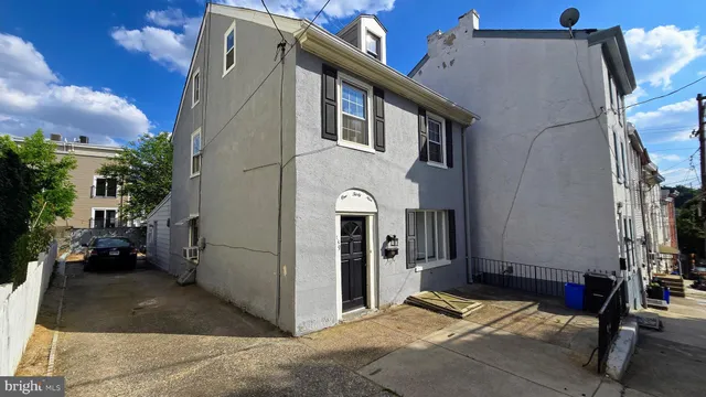 $2,745 | 139 Gay Street, Philadelphia, PA 19127