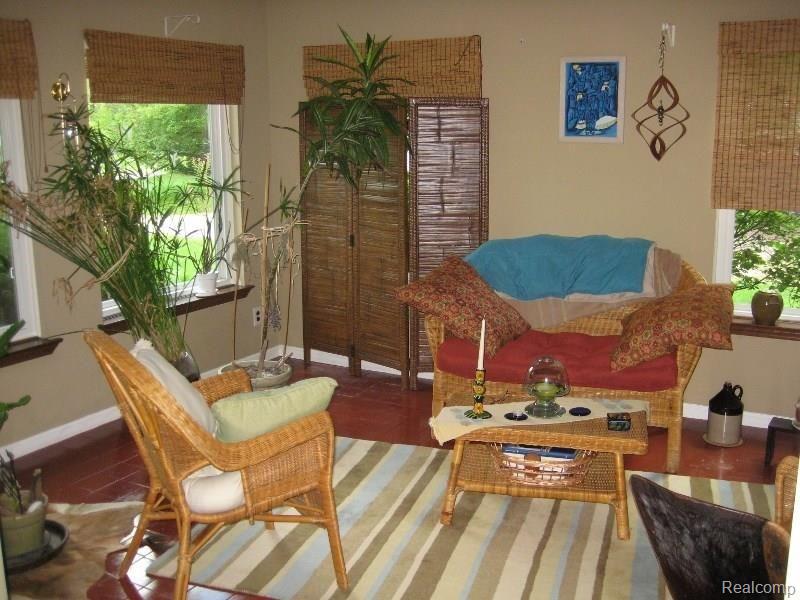 4263 Timberview Drive Howell, MI 48843 - Photo 18 of 26 4 Seasons Room (800x600).jpg