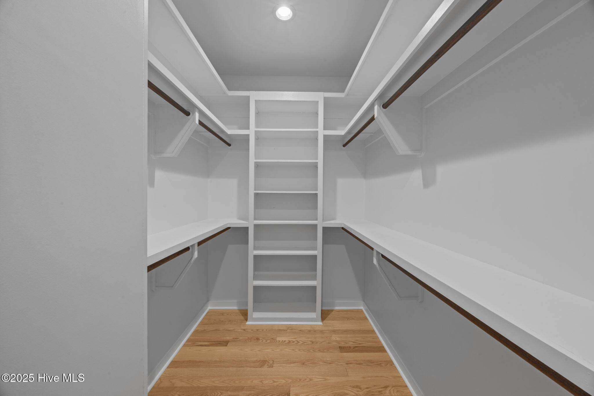 402 Whittaker Point Road Oriental, NC 28571 - Photo 20 of 61 Master Closet