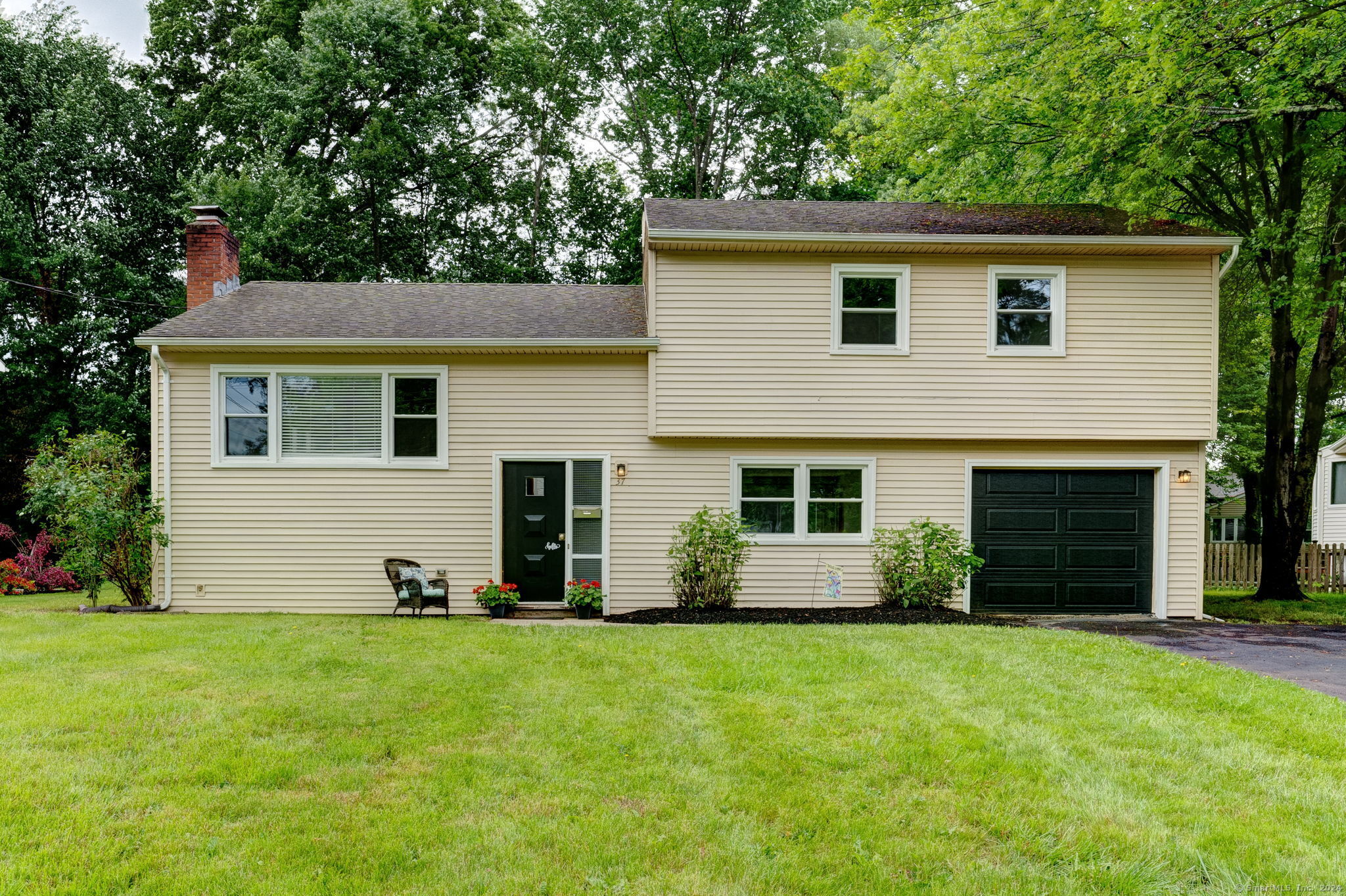 37 Lyman Road West Hartford, CT 06117 - Photo 1 of 1 Gallery Image 1