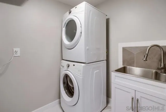 $1,348,111 | 3122 Newell Street, San Diego, CA 92106