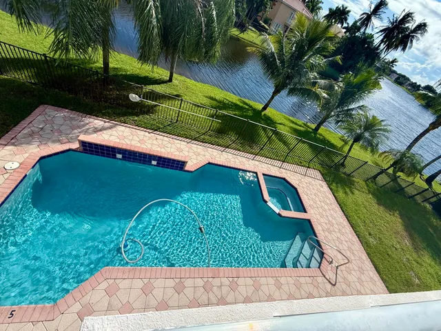 $6,000 | 6509 Stonehurst Circle, Lake Worth, FL 33467