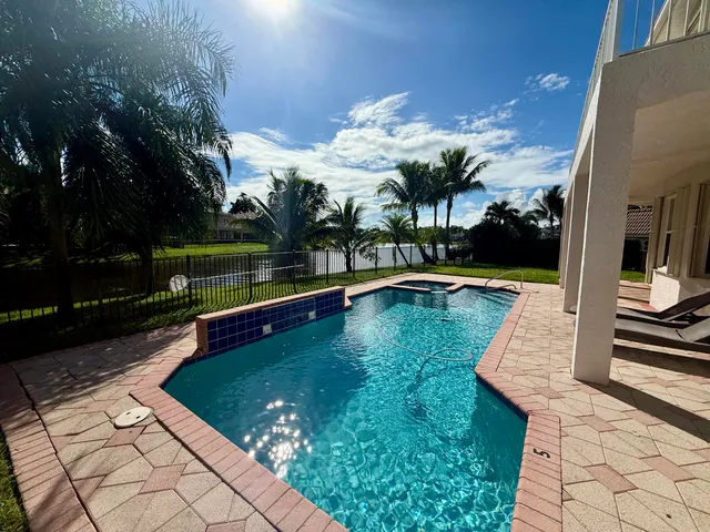 $6,000 | 6509 Stonehurst Circle, Lake Worth, FL 33467