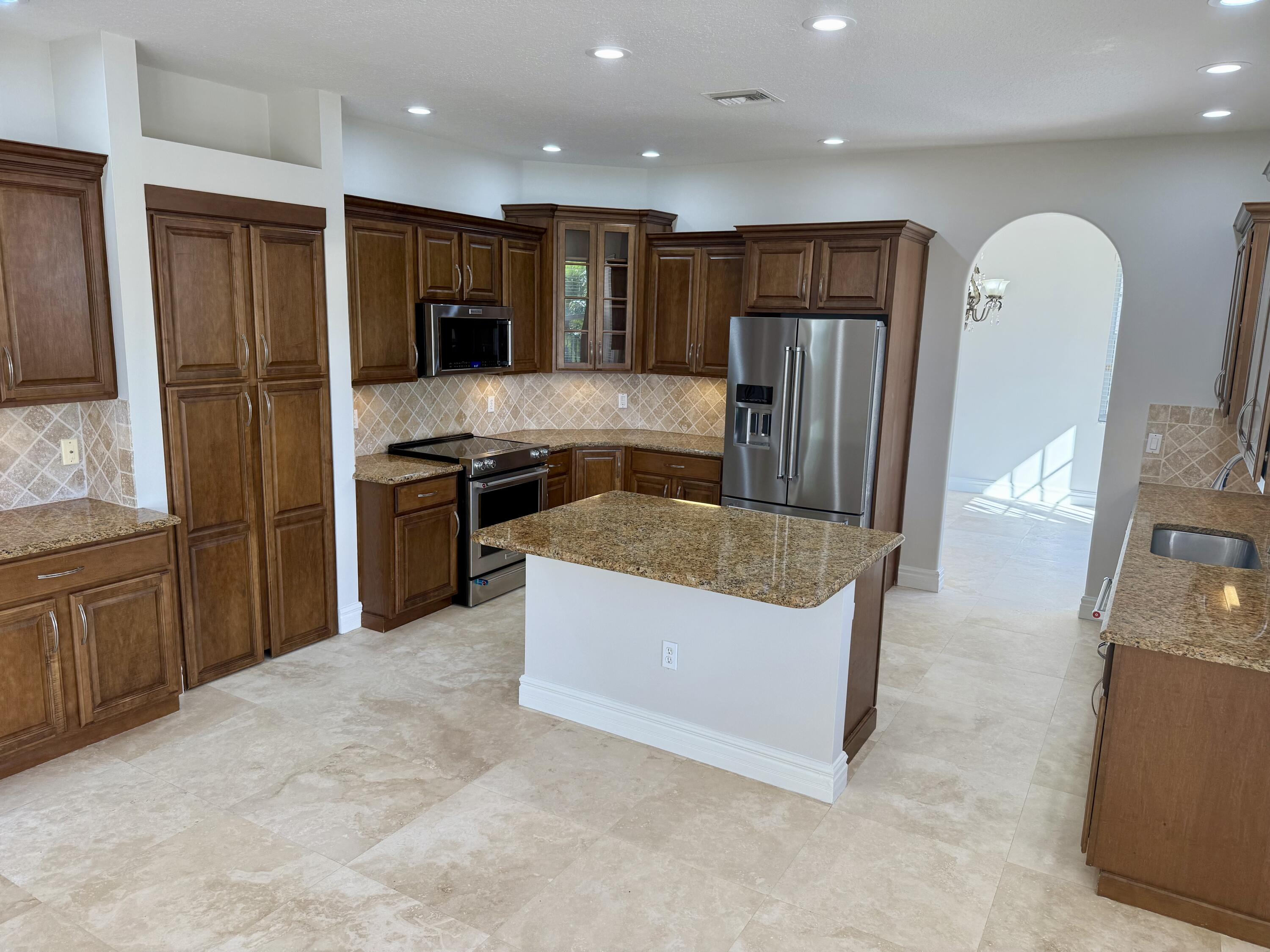 6509 Stonehurst Circle Lake Worth, FL 33467 - Photo 9 of 47 IMG_7071