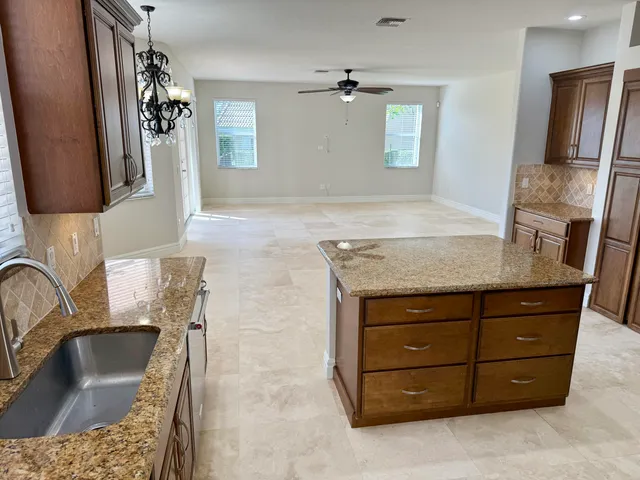 $6,000 | 6509 Stonehurst Circle, Lake Worth, FL 33467