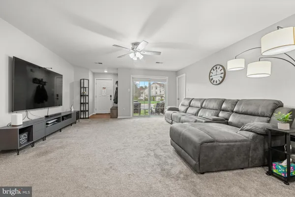 $299,000 | 1905 Foxmeadow Circle, Unit CONDO 1905, Royersford, PA 19468